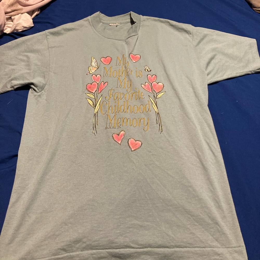 Little vntg tee no size but around size M